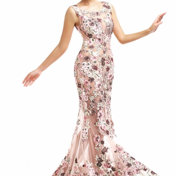 Bonita Flower Long Couture - Picture 1 of 3